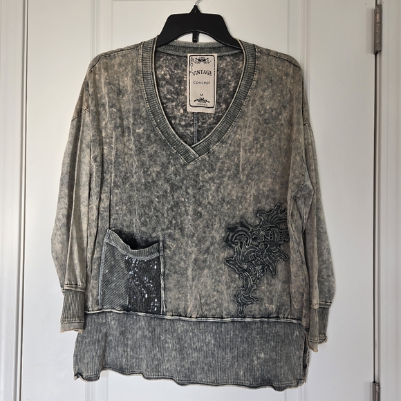 Vintage Concept Gray V-Neck Sweater Size Medium - Picture 2 of 8